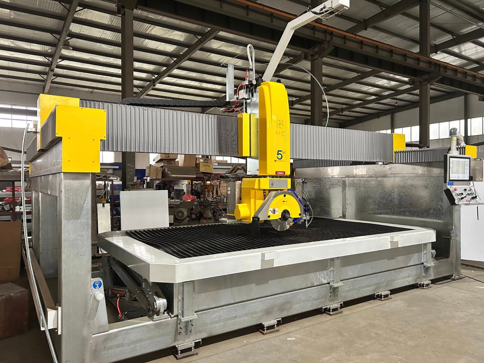 OMC Titan Plus Jet 5 Eksen CNC Saw Jet Makinesi Nasıl Çalışır? Kombi Kesim Makinelerinin Avantajları ve Dezavantajları